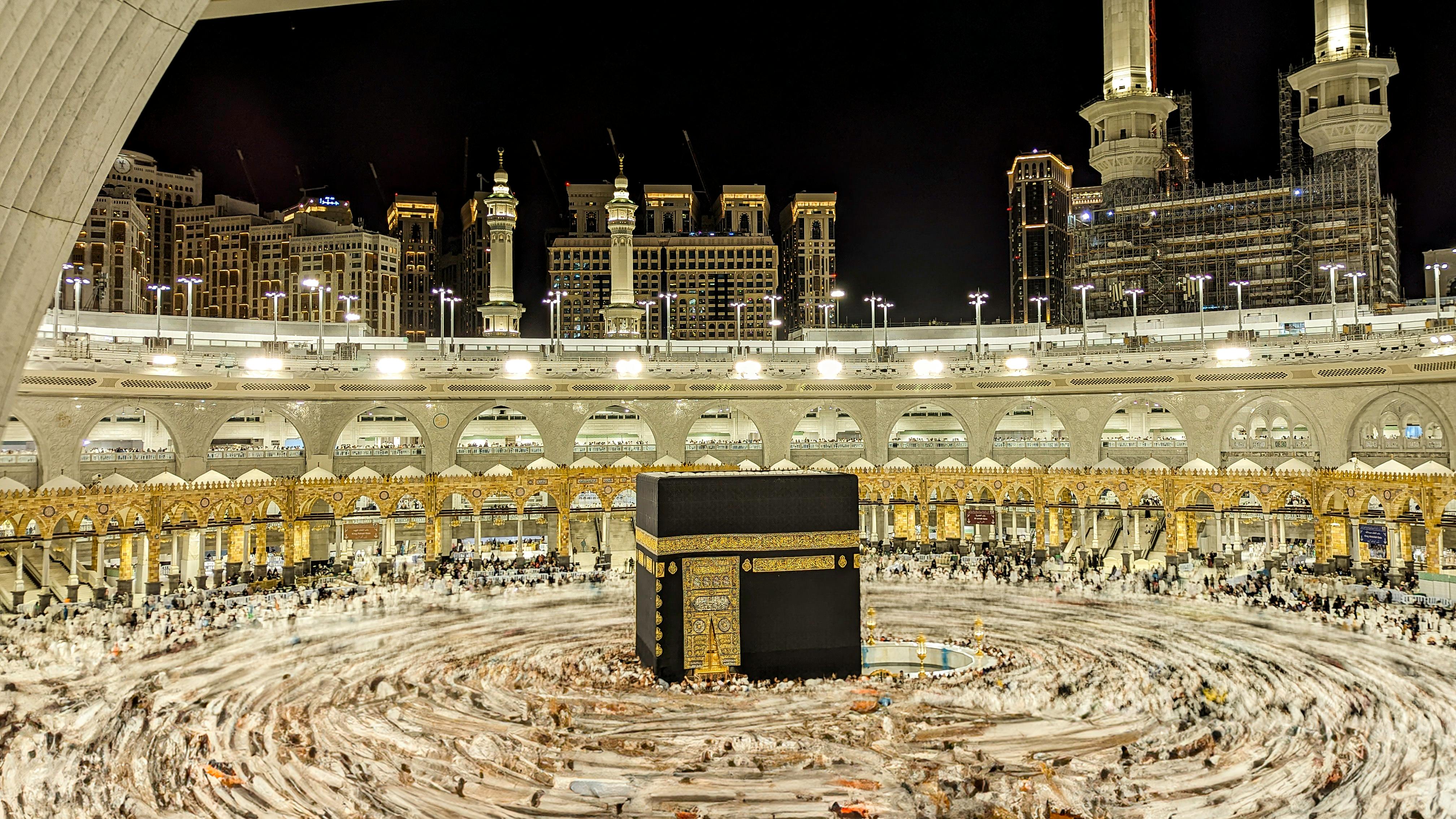 Umrah 15 Days Deluxe Package